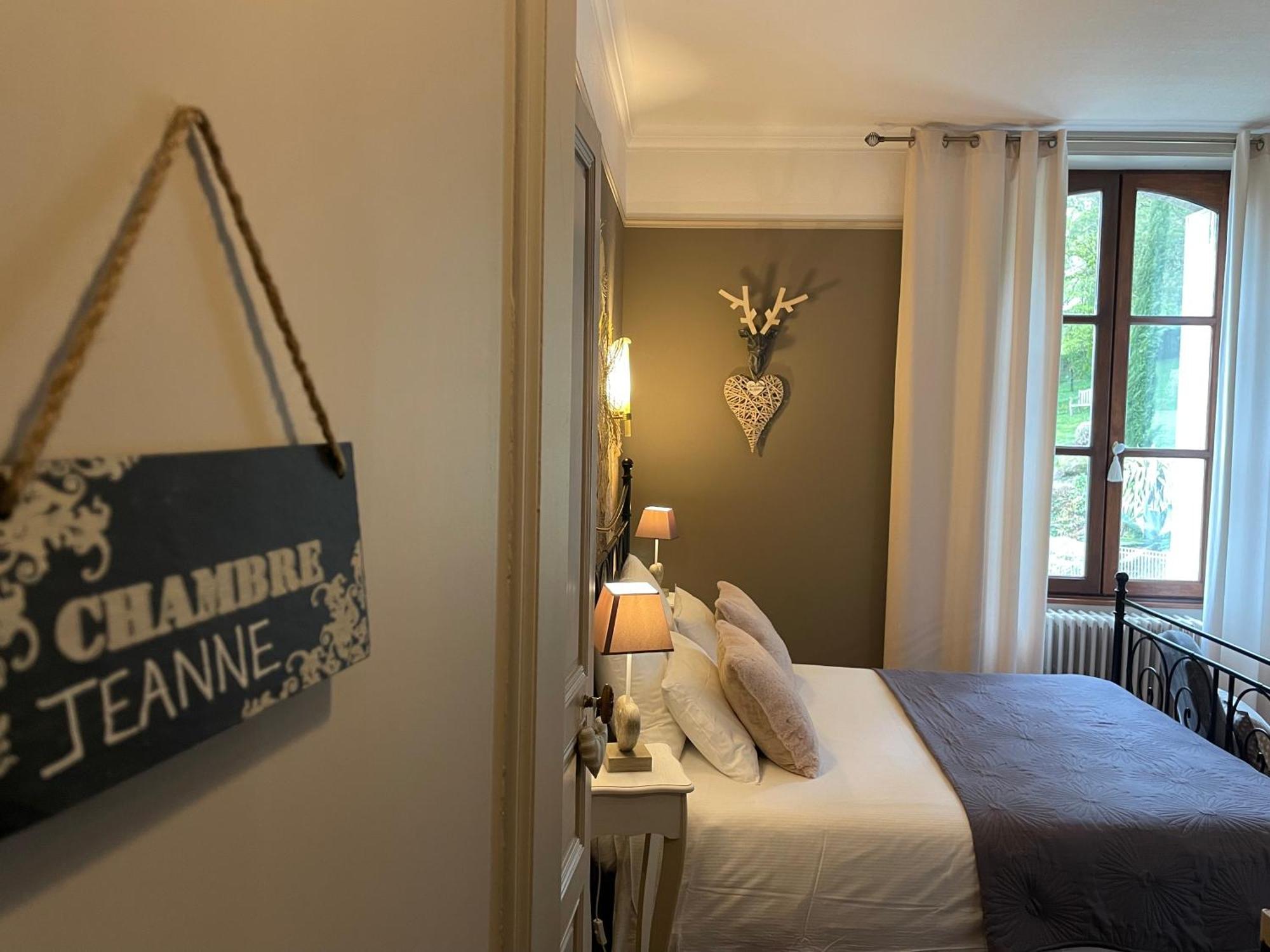 Maison D'Hotes Et Gites La Chouannerie A Cote Du Parc Du Puy Dufou Pouzauges Eksteriør billede